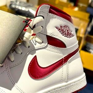 Air Jordan 1 Retro High ‘85 | Metallic Red/Burgundy | 10.5 DS